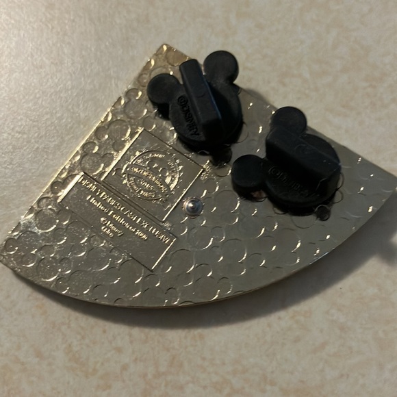 Animal Kingdom 2012 Chip n Dale double backed pin - Picture 2 of 2